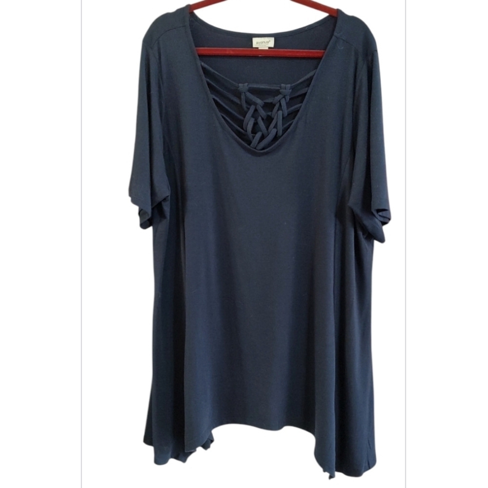 Avenue Dark Blue Short Sleeve Top with Lattice Neckline Size 22/24